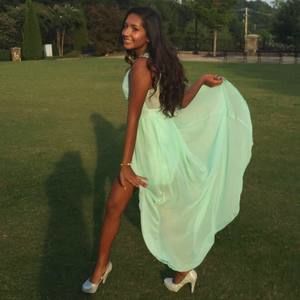 Meet your Posher, Dania